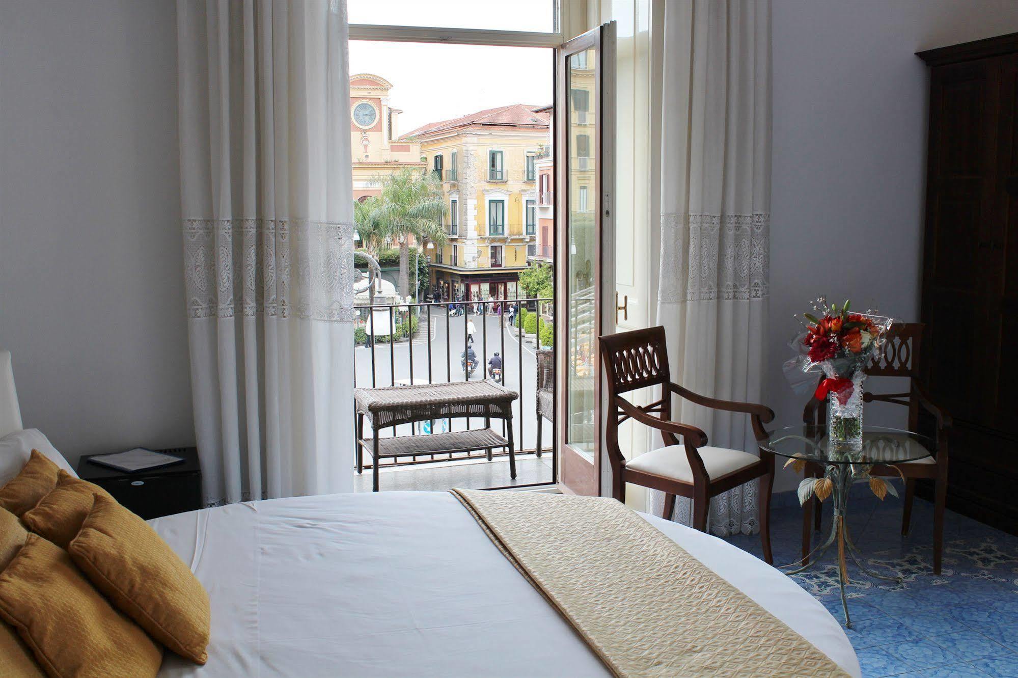 Piazza Tasso B&B Relais Sorrento Kültér fotó